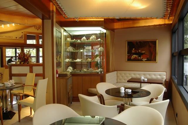 Maraia Classic Bar & Diner